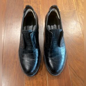 M. Gemi Gianna Leather Oxford / Size 36 / Black Croco